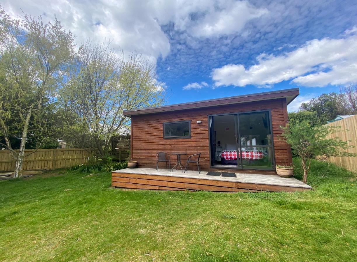 Lake Hawea Cabin With Mountain Views- Outdoor Bath! エクステリア 写真