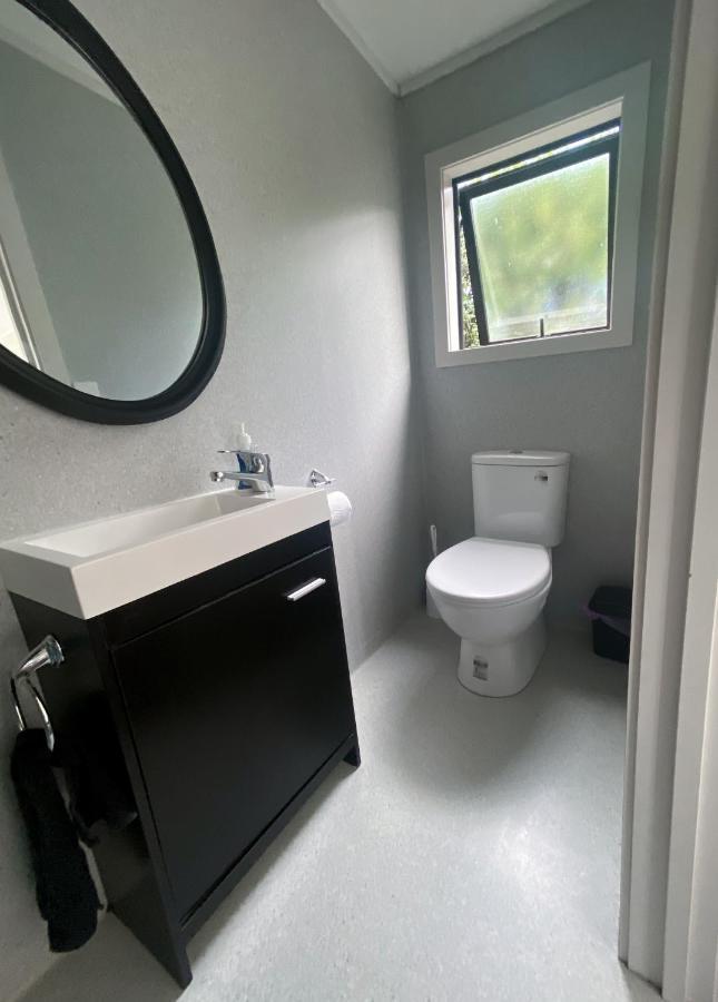 Lake Hawea Cabin With Mountain Views- Outdoor Bath! エクステリア 写真