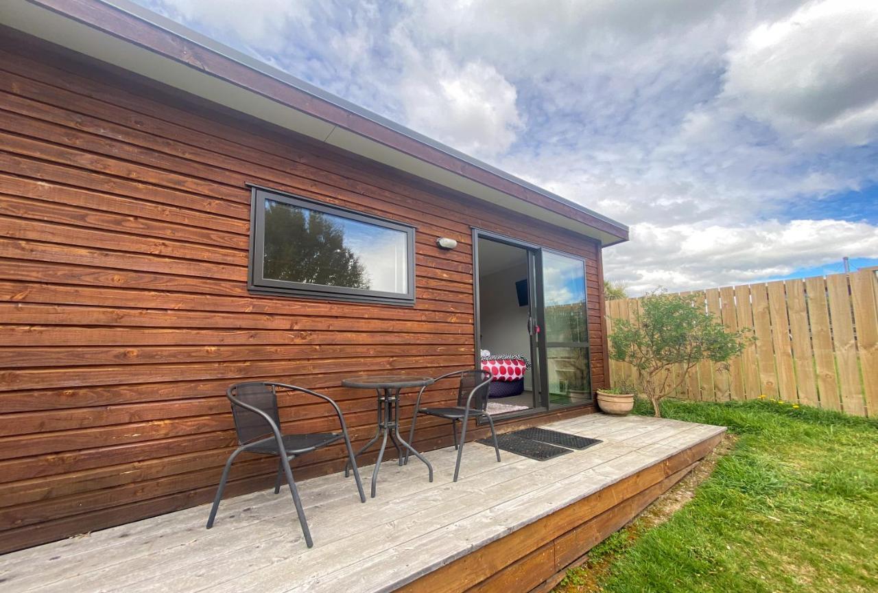 Lake Hawea Cabin With Mountain Views- Outdoor Bath! エクステリア 写真