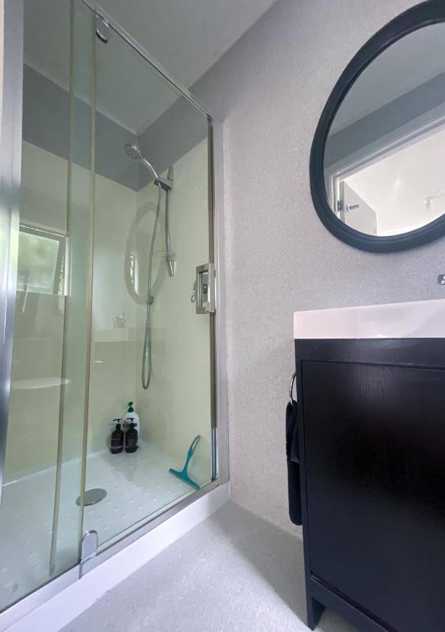 Lake Hawea Cabin With Mountain Views- Outdoor Bath! エクステリア 写真